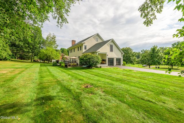19 Presidential Drive, Kinderhook, NY 12106