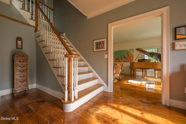 19 Presidential Drive, Kinderhook, NY 12106