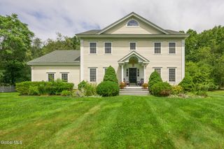 19 Presidential Drive, Kinderhook, NY 12106