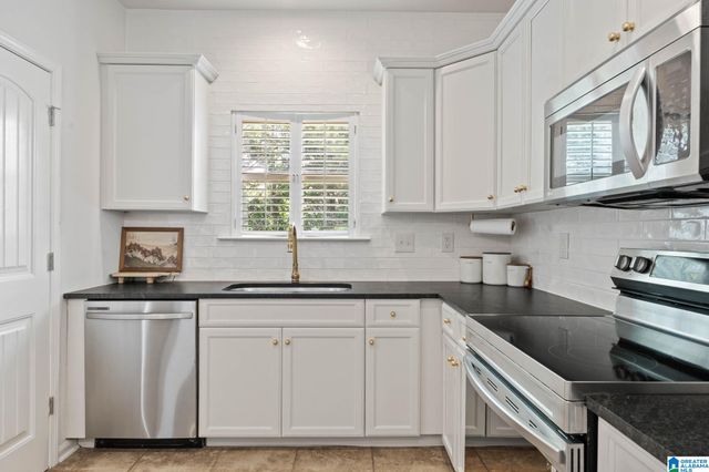 1000 RIVIERA DRIVE, Calera, AL 35040