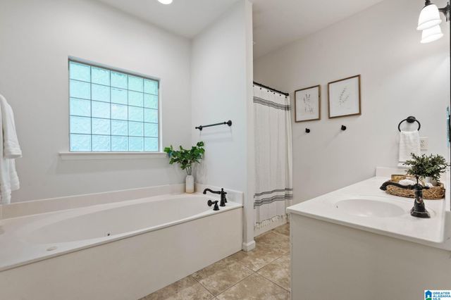 1000 RIVIERA DRIVE, Calera, AL 35040