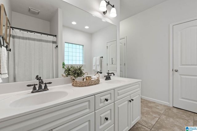 1000 RIVIERA DRIVE, Calera, AL 35040