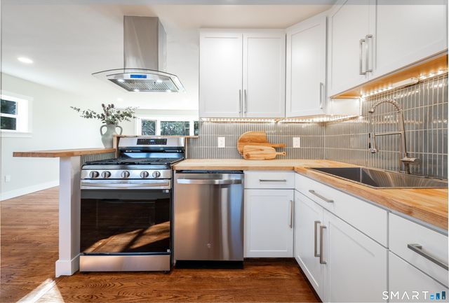 31 Cheryl Drive, Farmington, CT 06032