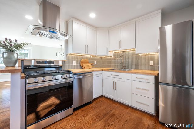 31 Cheryl Drive, Farmington, CT 06032