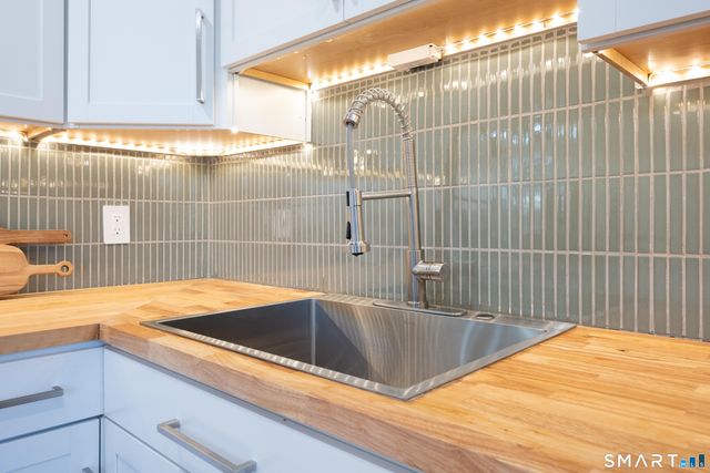 31 Cheryl Drive, Farmington, CT 06032