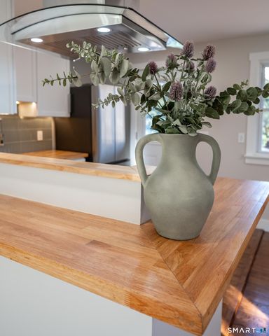 31 Cheryl Drive, Farmington, CT 06032