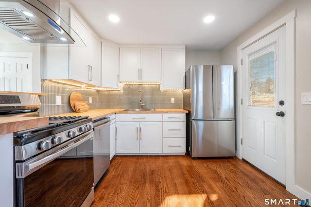 31 Cheryl Drive, Farmington, CT 06032