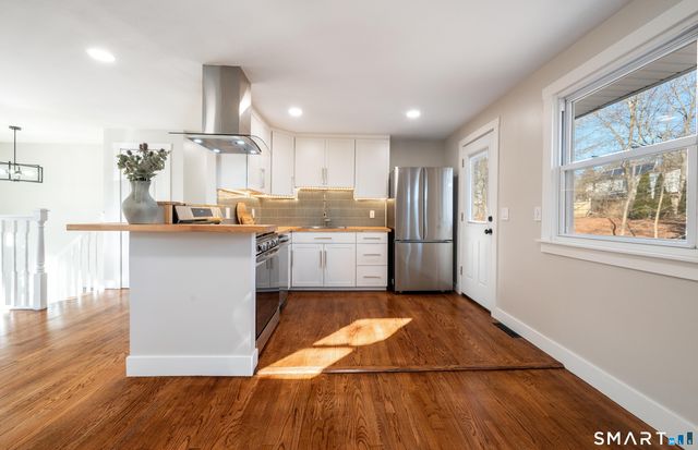 31 Cheryl Drive, Farmington, CT 06032