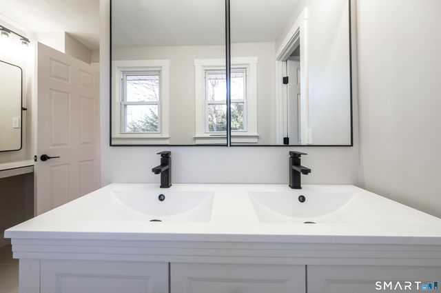 31 Cheryl Drive, Farmington, CT 06032