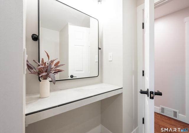 31 Cheryl Drive, Farmington, CT 06032