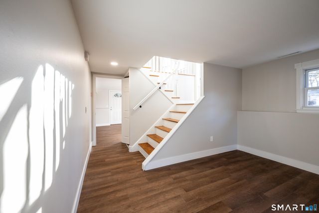 31 Cheryl Drive, Farmington, CT 06032