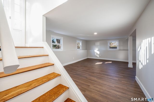 31 Cheryl Drive, Farmington, CT 06032