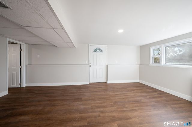 31 Cheryl Drive, Farmington, CT 06032