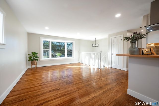 31 Cheryl Drive, Farmington, CT 06032