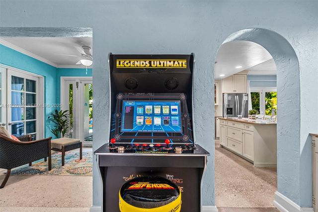 517 NE 2nd Pl, Dania Beach, FL 33004