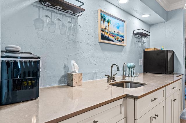 517 NE 2nd Pl, Dania Beach, FL 33004