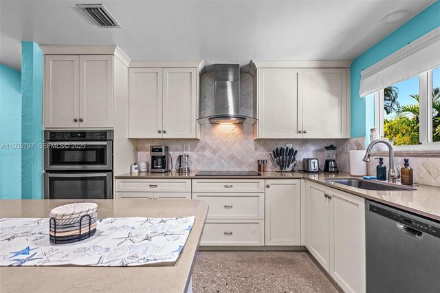 517 NE 2nd Pl, Dania Beach, FL 33004