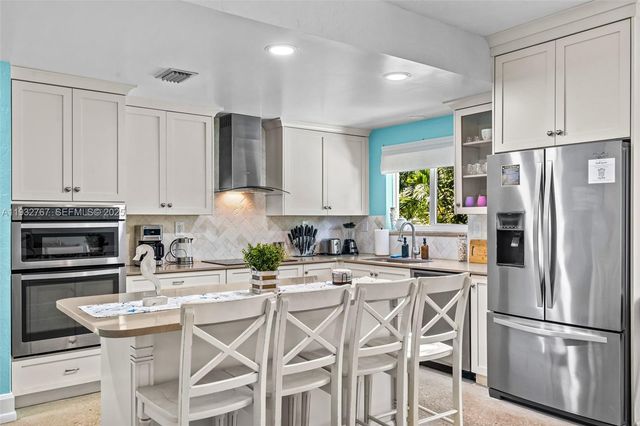 517 NE 2nd Pl, Dania Beach, FL 33004