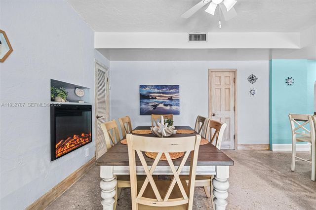 517 NE 2nd Pl, Dania Beach, FL 33004