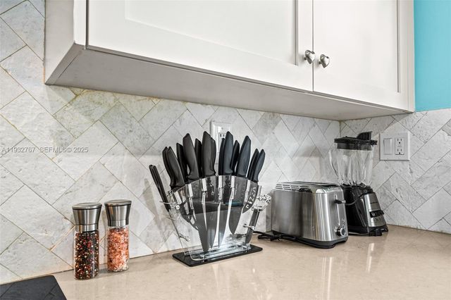 517 NE 2nd Pl, Dania Beach, FL 33004