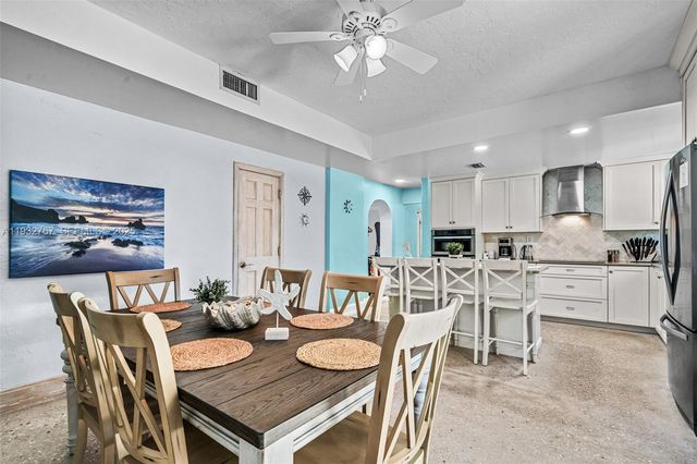 517 NE 2nd Pl, Dania Beach, FL 33004