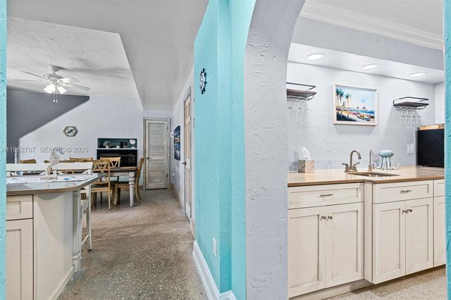 517 NE 2nd Pl, Dania Beach, FL 33004