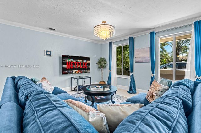 517 NE 2nd Pl, Dania Beach, FL 33004