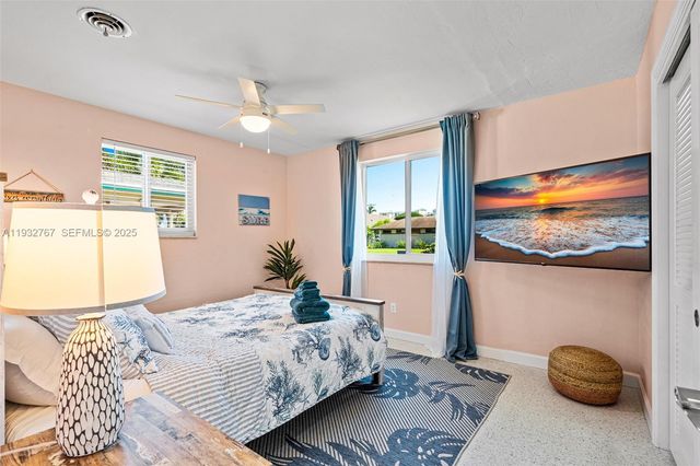 517 NE 2nd Pl, Dania Beach, FL 33004