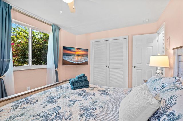 517 NE 2nd Pl, Dania Beach, FL 33004