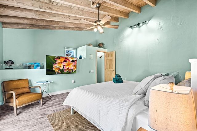 517 NE 2nd Pl, Dania Beach, FL 33004