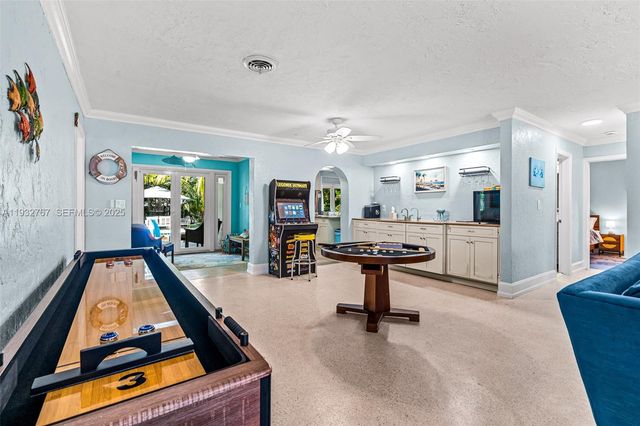 517 NE 2nd Pl, Dania Beach, FL 33004