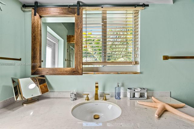 517 NE 2nd Pl, Dania Beach, FL 33004