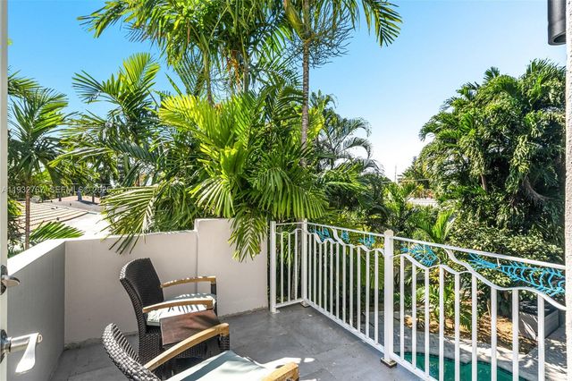 517 NE 2nd Pl, Dania Beach, FL 33004