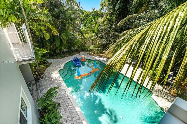 517 NE 2nd Pl, Dania Beach, FL 33004