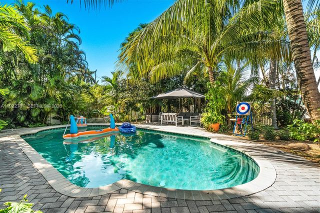 517 NE 2nd Pl, Dania Beach, FL 33004