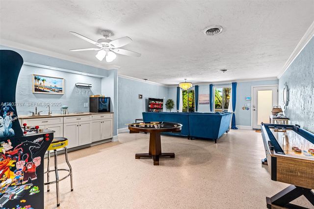 517 NE 2nd Pl, Dania Beach, FL 33004