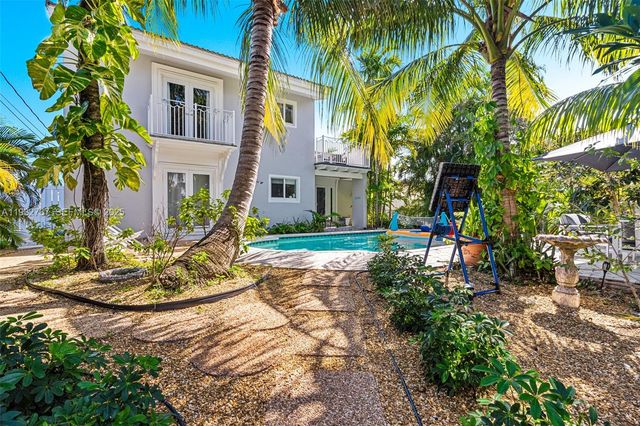 517 NE 2nd Pl, Dania Beach, FL 33004