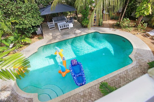 517 NE 2nd Pl, Dania Beach, FL 33004