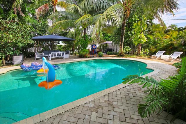 517 NE 2nd Pl, Dania Beach, FL 33004