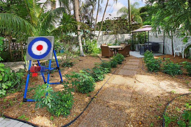 517 NE 2nd Pl, Dania Beach, FL 33004