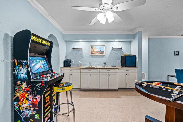 517 NE 2nd Pl, Dania Beach, FL 33004