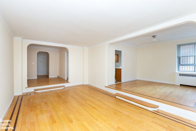 4445 Post Rd Apt 3B, New York City, NY 10471