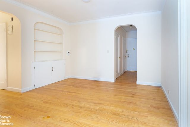 4445 Post Rd Apt 3B, New York City, NY 10471