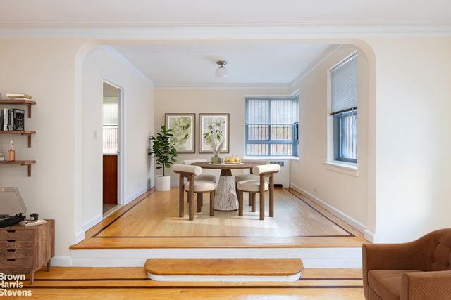 4445 Post Rd Apt 3B, New York City, NY 10471