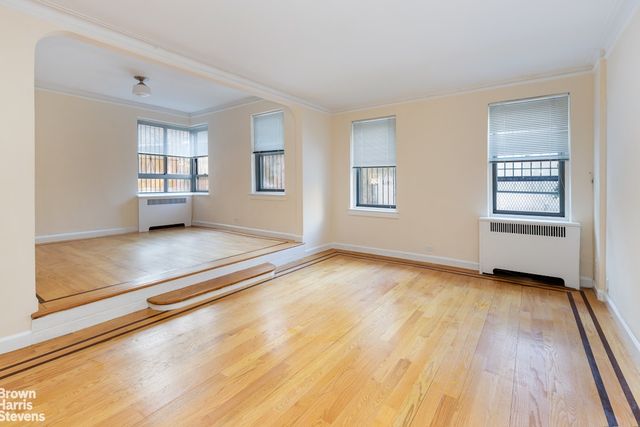 4445 Post Rd Apt 3B, New York City, NY 10471