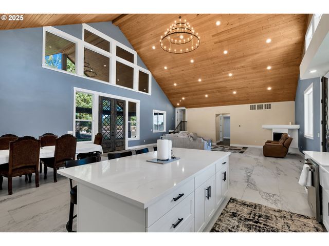 6560 Sw ROOD BRIDGE Rd, Hillsboro, OR 97123