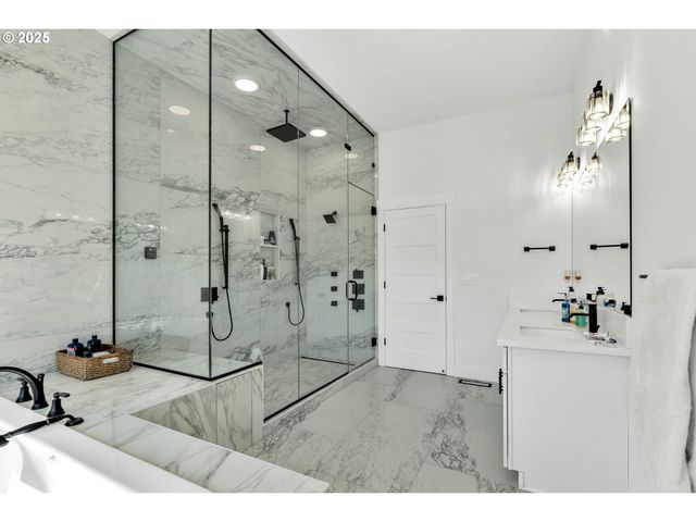 6560 Sw ROOD BRIDGE Rd, Hillsboro, OR 97123