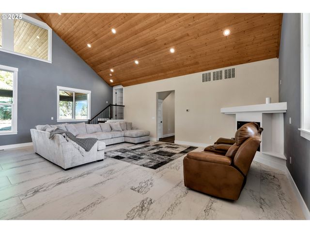 6560 Sw ROOD BRIDGE Rd, Hillsboro, OR 97123