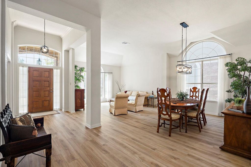 10900 Peale CT, Austin, TX 78726