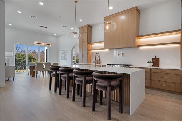 323 Longview Place, Heath, TX 75032